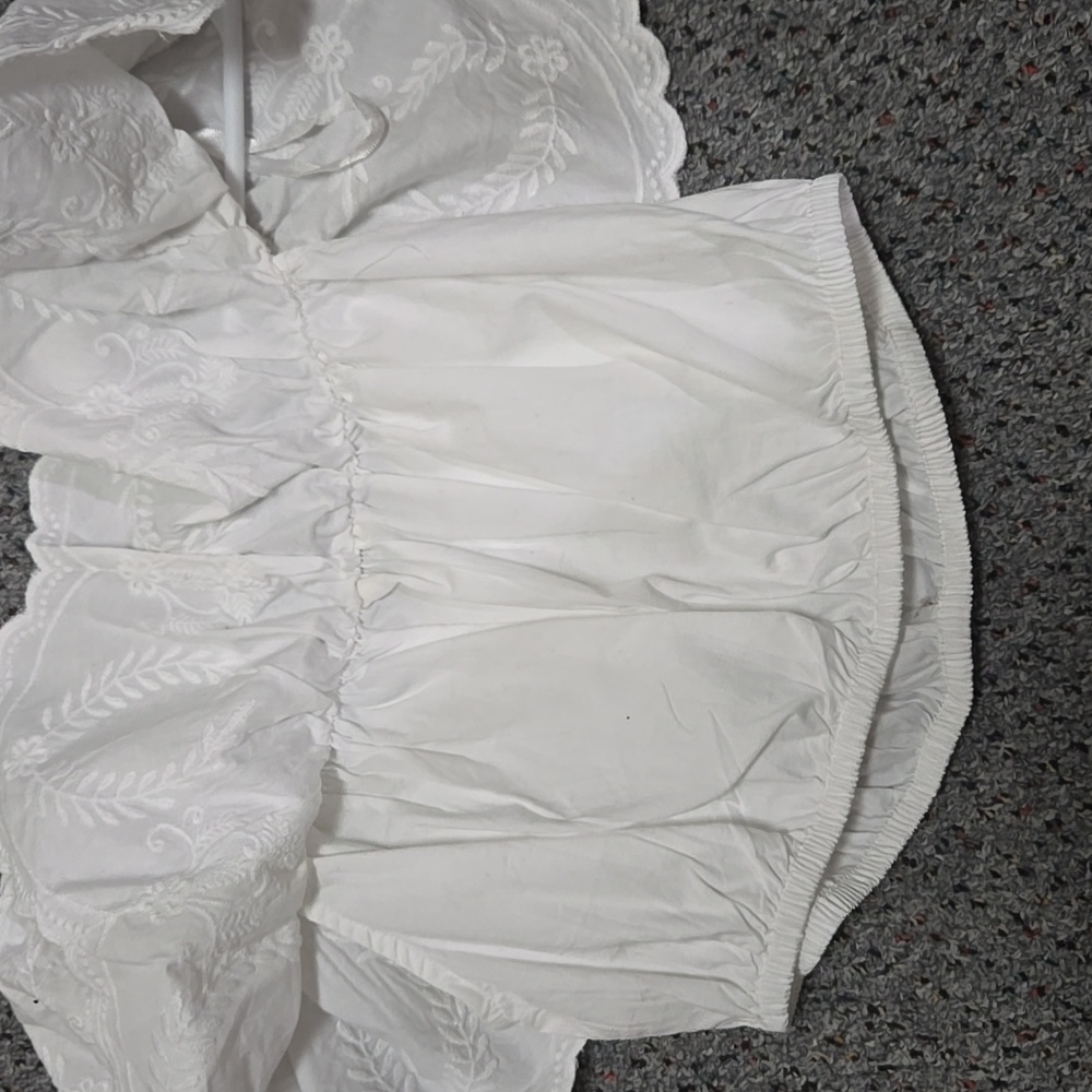 Sim & Sam eyelet top - Picture 2 of 2